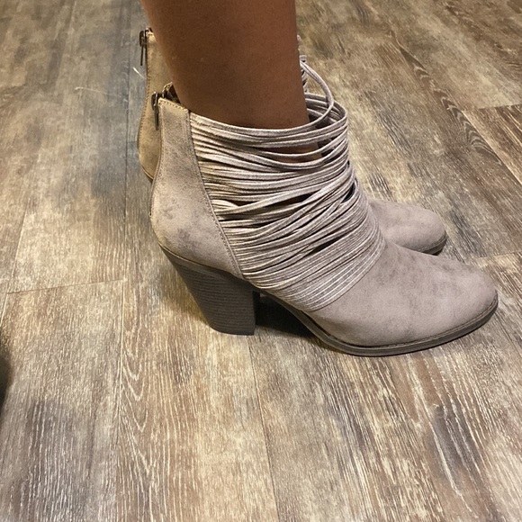 Boots - Picture 2 of 3